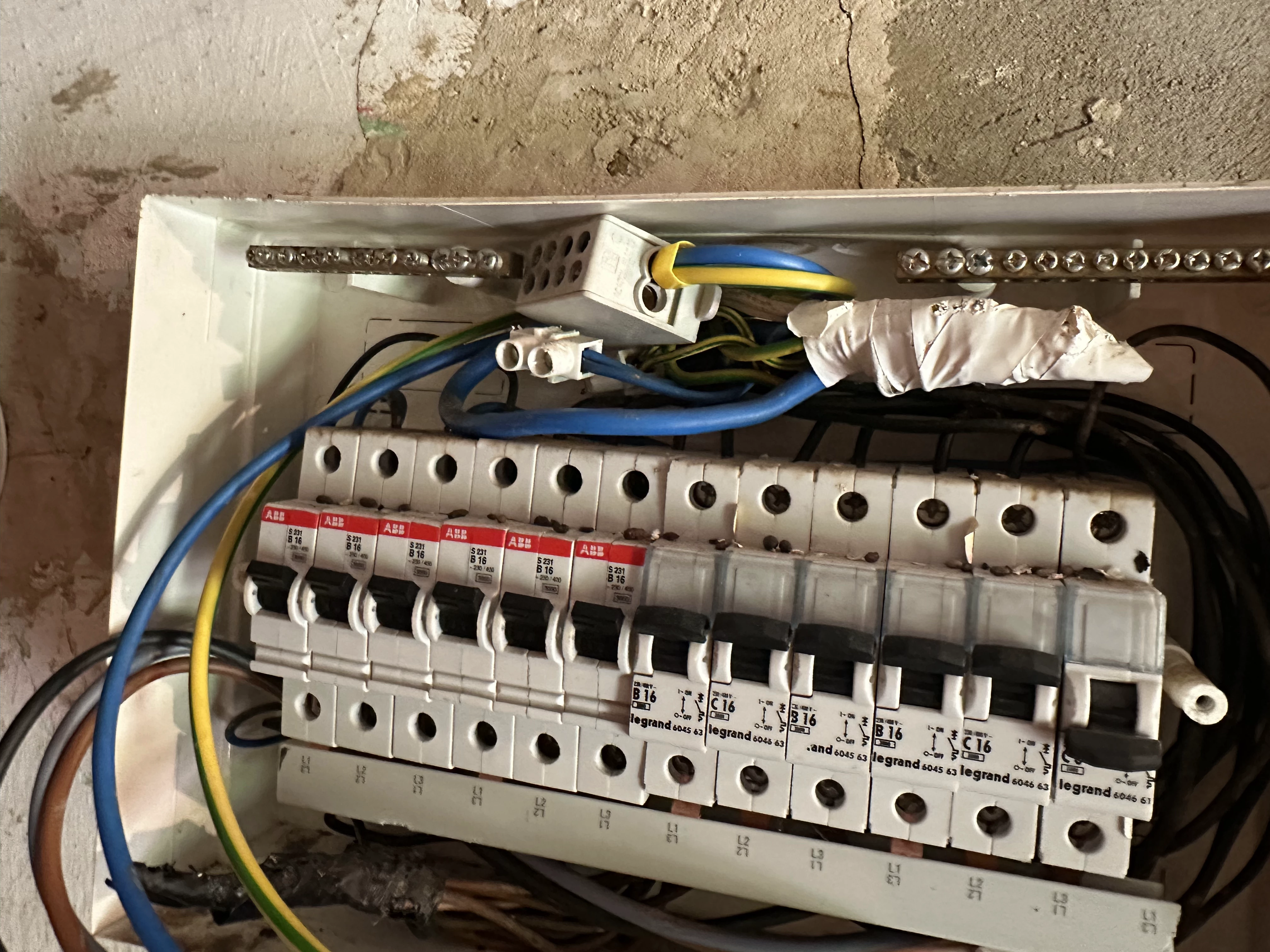 Villanyszerelés országosan – Valkó Vill munkakép 47