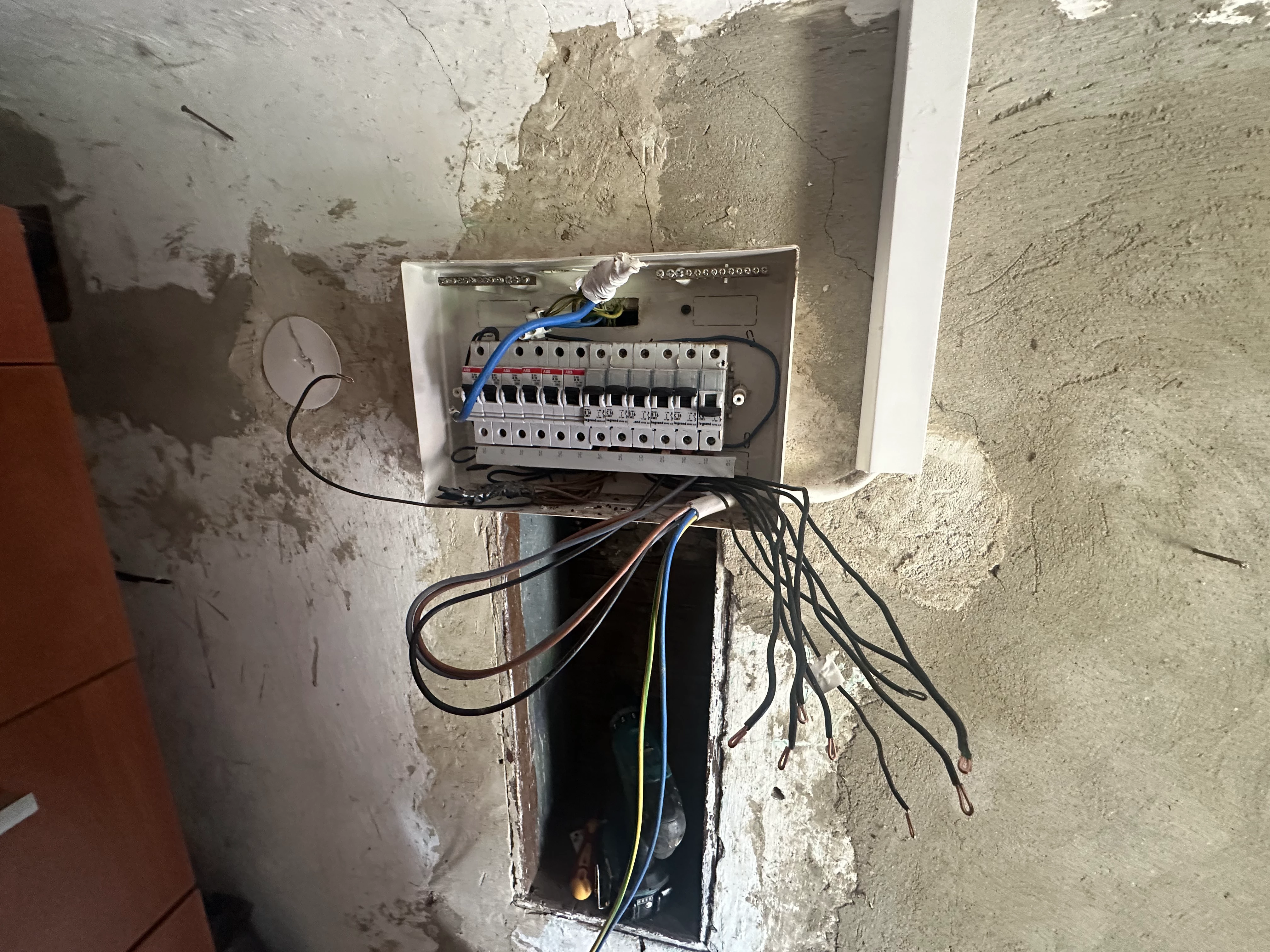 Villanyszerelés országosan – Valkó Vill munkakép 48