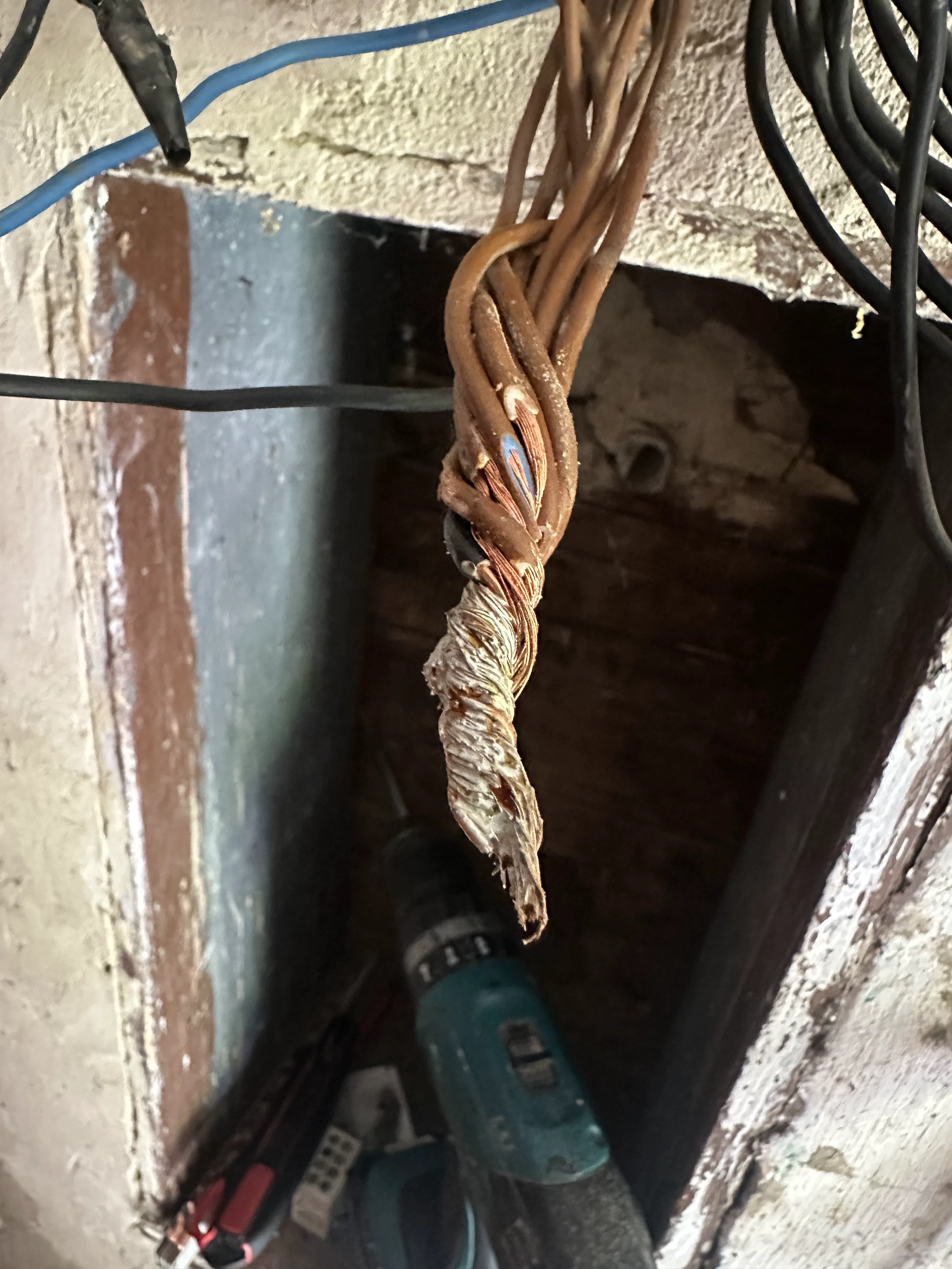 Villanyszerelés országosan – Valkó Vill munkakép 52