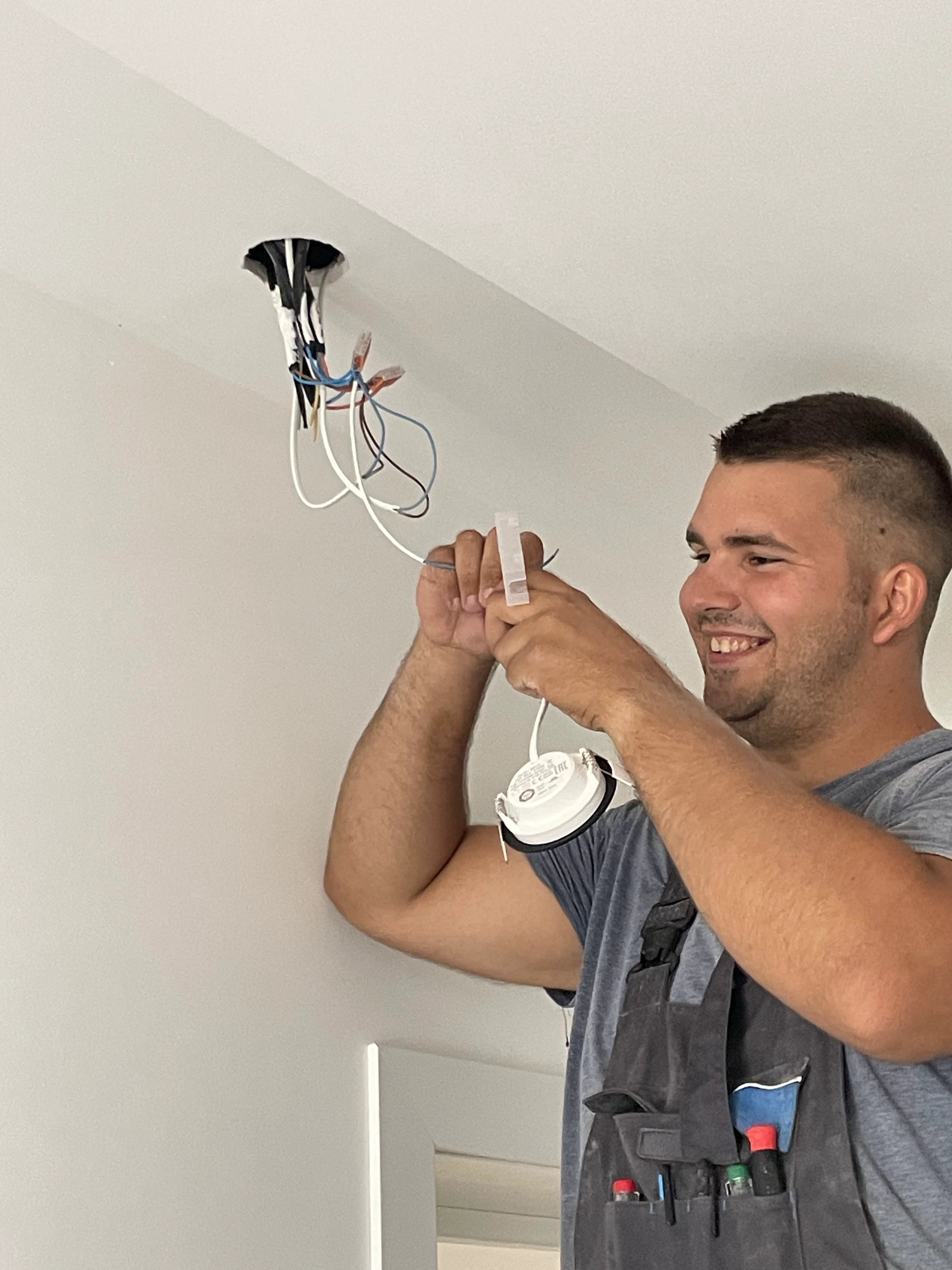 Villanyszerelés országosan – Valkó Vill munkakép 67