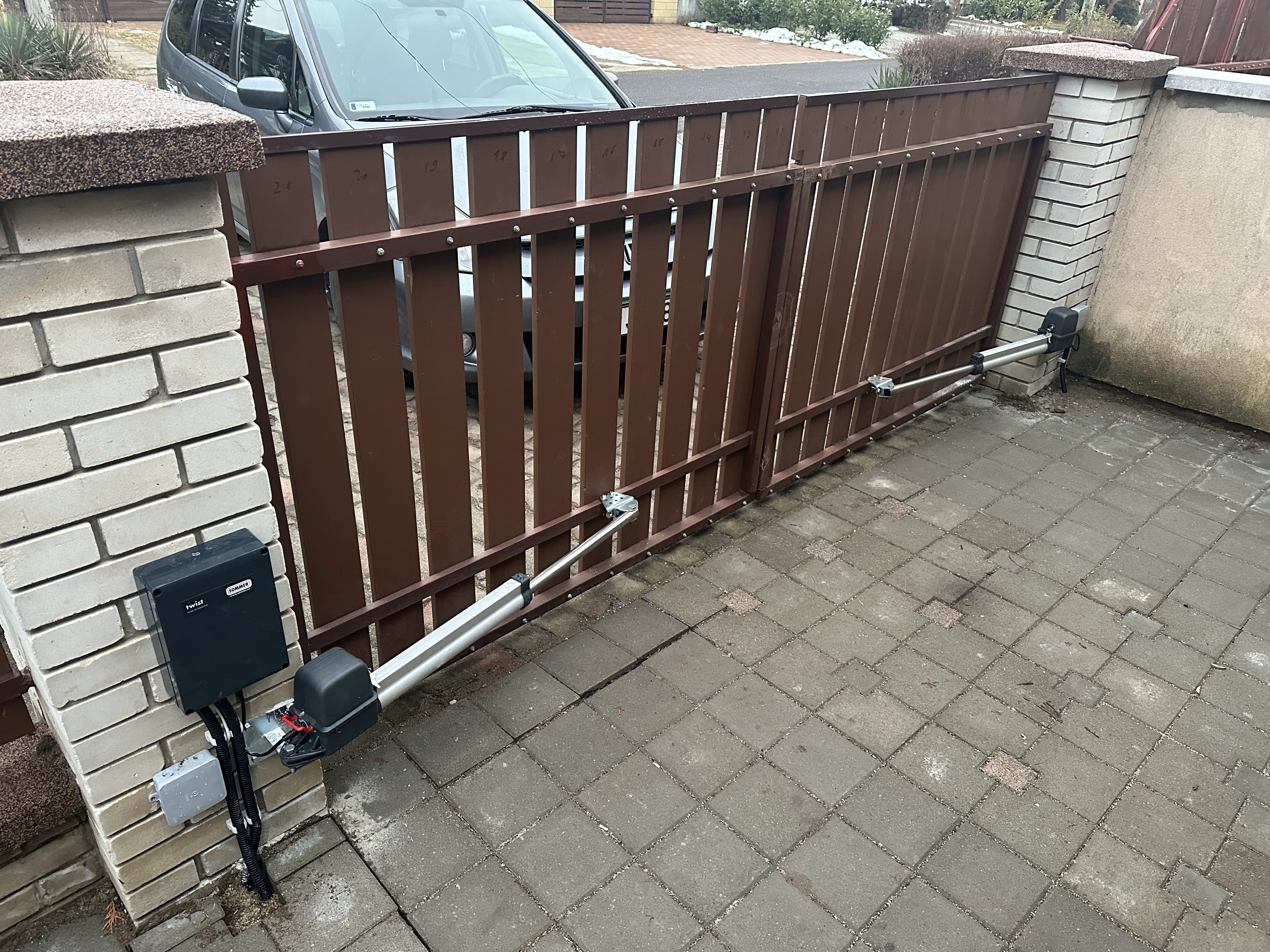 Kaputelefon és kapunyitó rendszerek kép 1